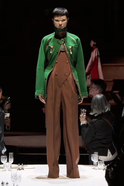 Look 38